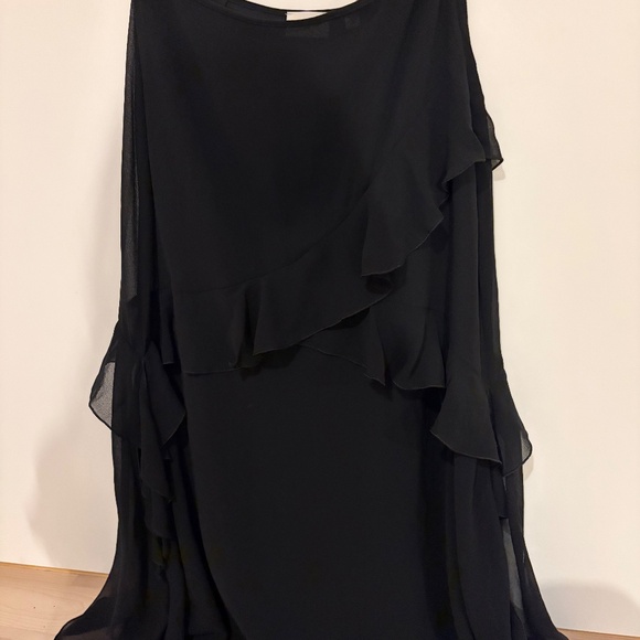 Aritzia Wilfred set black skirt black top - Picture 4 of 5